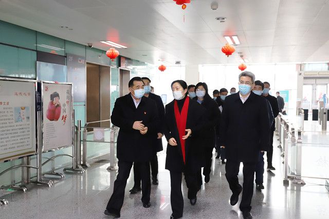 市領導至車站走訪慰問和疫情防控、保供應保安全保暢通工作督查